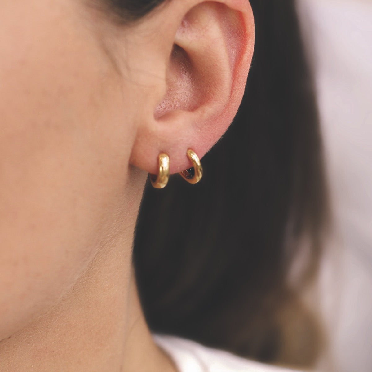 2mm Gold plated huggie earrings