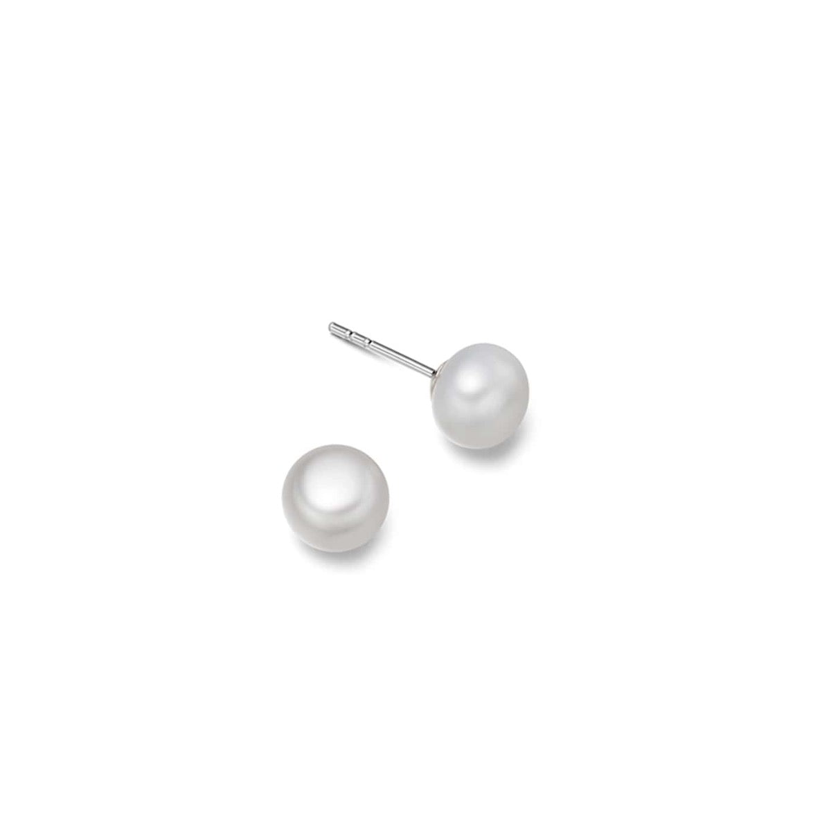 Silver pearl stud earrings